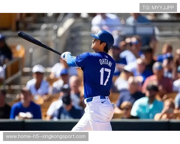 世界冠军与粉丝的球场奇缘：互动投球的魅力与感动